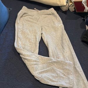 Gray small nike sweatpants, great condition hardly worn